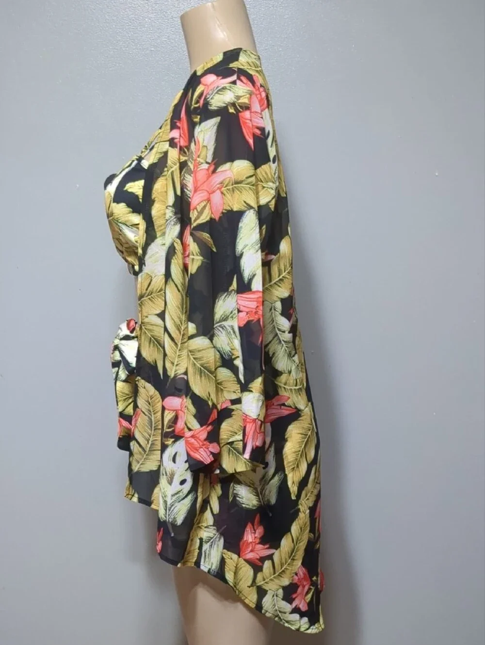 Vacation Resort Beach-Tropical Floral 3-Piece- Black with Green & Coral, Small
